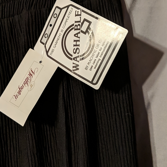 Skirt - Picture 3 of 3